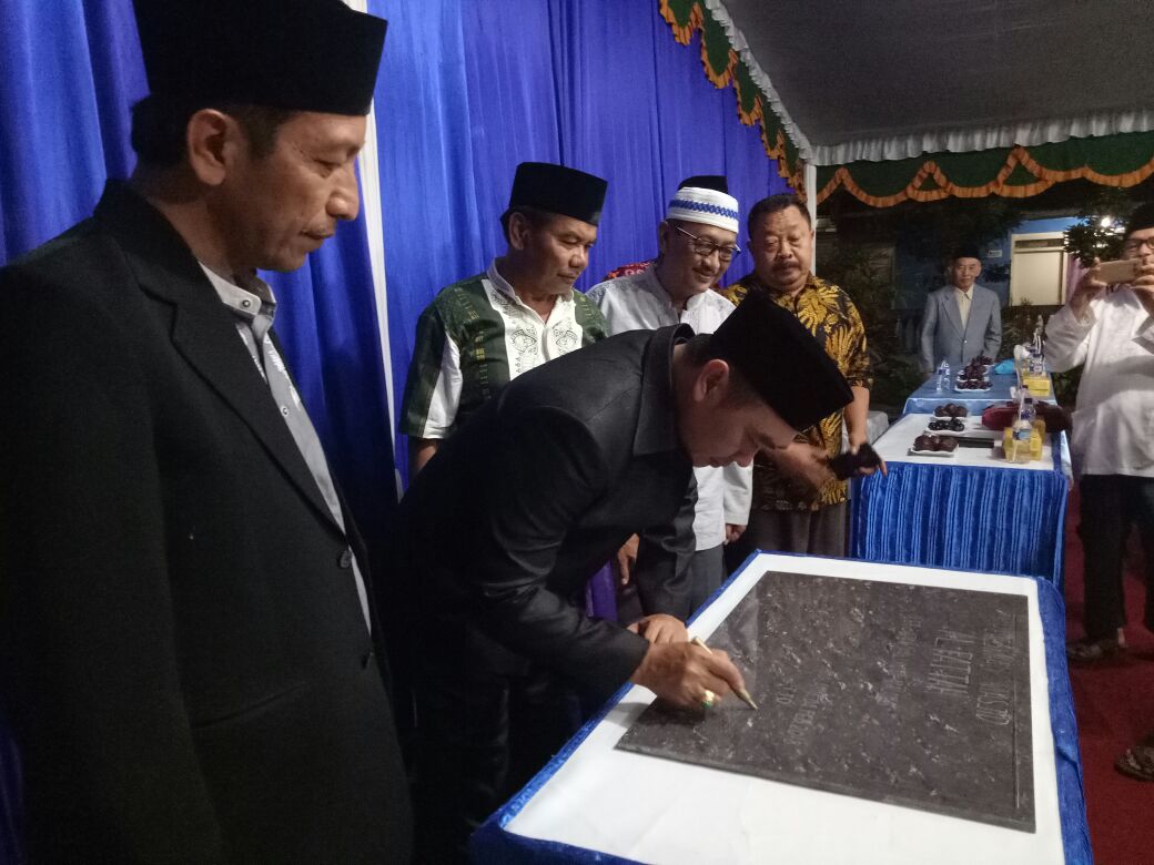 Abah Anton Resmikan Masjid Al-Fatah di Tondano Barat Sawojajar