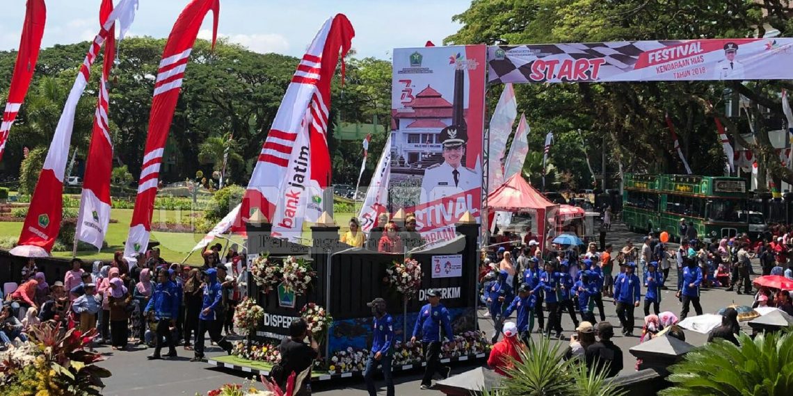  Mobil  Hias Disperkim Gambarkan Terangnya Di Kota  Malang  