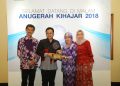 Kemendikbud Berikan Sutiaji Penghargaan Kihajar 2018