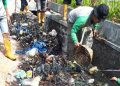 Respon Cuitan Warga, Satgas PUPR Bersihkan Sampah Pengganggu Drainase