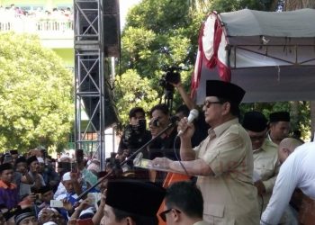 Kunjungan Capres RI Prabowo Subianto disambut hangat para santri dan pendukungnya di Pamekasan