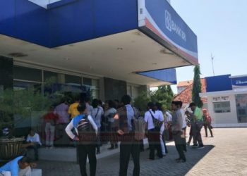 Dianggap Mencemarkan Nama Baik, BRI Cabang Sampang Digeruduk LSM