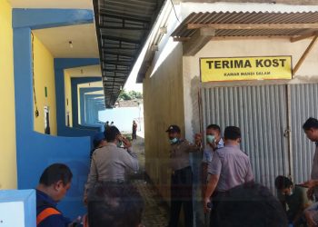 Seorang Pria Ditemukan Tewas Membusuk Di Dalam Kamar Kos