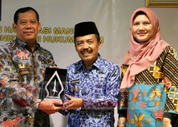 Ditjen AHU Kemenkumham RI Berikan Penghargaan Untuk Pegawainya