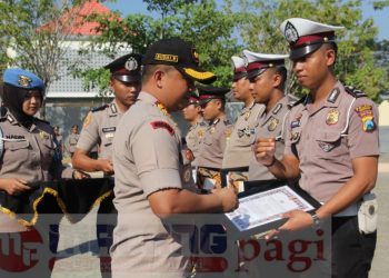 Kapolres Sampang Gelar Pemberian Reward dan Punisment