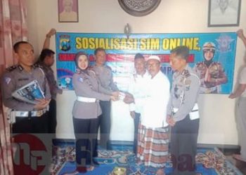 Satlantas Polres Sampang Gelar Sosialisasi SIM Online