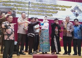 Kapolres Batu Dapatkan Penghargaan Pelopor Peduli Lingkungan di Penghujung Jabatan