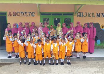 Peringati Hari Guru Nasional, Ketua Bhayangkari Kunjungi TK Kemala