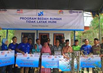 Kodim 0862 Pamekasan Serahkan Kunci RTLH pada Lima Warga