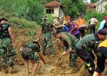 Kodim 0826 Pamekasan Melakukan Karya Bakti Dampak Bencana Alam