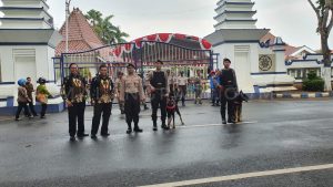 Libatkan Anjing Pelacak untuk Amankan Pelantikan Kepala Desa