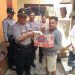Pasca Bencana Angin Puting Beliung, Kapolres Sampang Berikan Bantuan