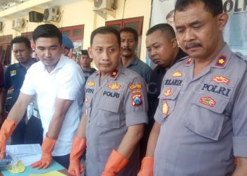 Polres Sampang Gelar Konferensi Pers Kasus Sajam dan Curanmor