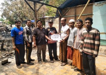 Bumdes Sukses Mandiri Melaksanakan Kerja Bakti dan Berikan Bantuan