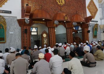 Kapolres Sampang Laksanakan Salat Gaib untuk Almarhum Salahuddin Wahid