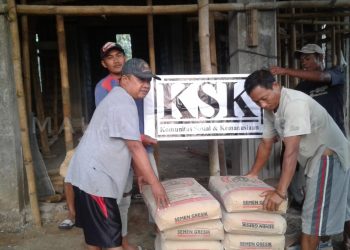 Dukung Pembangunan Masjid, KSK Indonesia Salurkan Bantuan Material