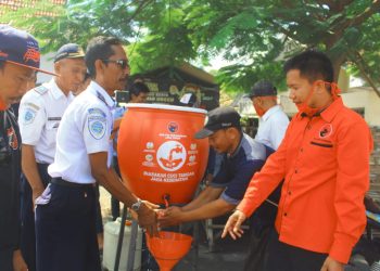 Gerakan Tangkal Covid-19, DPC PDIP Sampang Pasang Wastafel