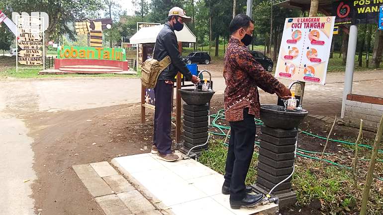 Siapkan protokol kesehatan, wahana wisata alam OYOT di Coban Talun menyiapkan protokol kesehatan, salah satunya dengan menyediakan sejumlah wastafel.