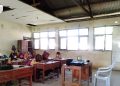 Miris. Atap Ruang Kelas SDN Tambelangan 3 Sampang Nyaris Ambruk