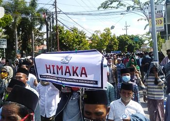 Tak Terima Kyai Dituduh PKI, HIMAKA Geruduk Mapolres Sampang