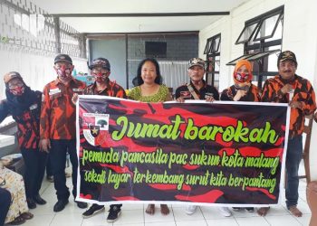 Jumat Berkah, Pemuda Pancasila Sukun Bagikan Ratusan Makanan Siap Saji dan Masker