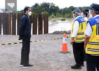 Tinjau Banjir Kalsel, Jokowi Minta Jembatan yang Rusak Segera Diperbaiki