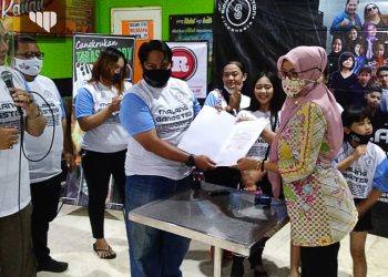 Bupati Sampang Jamin Vaksin Covid-19 Aman dan Halal. Masyarakat Diminta Tidak Takut