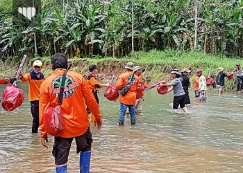 Bantu Korban Banjir Jember, Tim Relawan Tembus Desa Terpencil dengan Jip dan Motor Trail