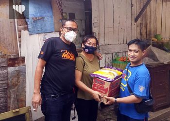 Hari Pertama PPKM, Relawan Posko Aksi Peduli Covid-19 MDI Bagikan Sembako