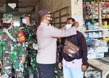 3 Pilar Gelar Operasi Yustisi dan Pembagian Masker Gratis di Pasar Polowijo Sampang