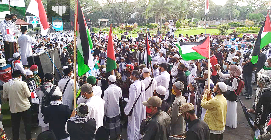 Ratusan Warga Malang Gelar Aksi Bela Palestina - Malang Pagi