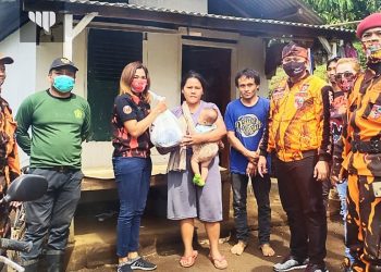 Jumat Berkah, Pemuda Pancasila Dampit Bagikan Puluhan Paket Sembako