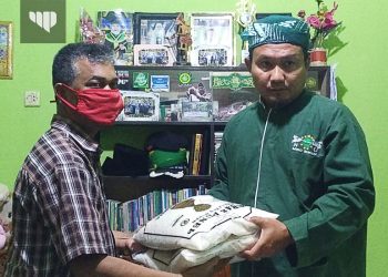 Lewat Barikade Gusdur, Pengusaha Malang Ini Bagikan Beras untuk Masyarakat Terdampak PPKM