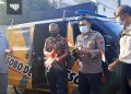 Jajaran Polres Kota Batu Bagikan Sembako Kepada Warga Dusun Glonggong