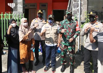 Kunjungi Tiga Anak Isoman Tanpa Orang Tua, Sutiaji Beri Semangat