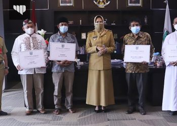 Penjaga Tempat Ibadah se-Kota Batu Terima Insentif