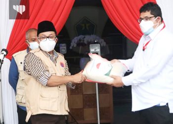 Kemensos Salurkan 3.000 Paket Beras Untuk Warga Kota Malang