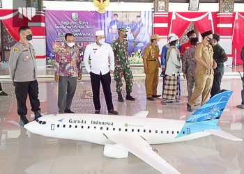 Meskipun Tak Tamat SD, Warga Desa Tlambah Sampang Ini Jago Bikin Replika Pesawat Terbang RC