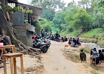 Warung Tenang. Ngopi Sambil Menikmati Suasana Alam di Tengah Kota Malang