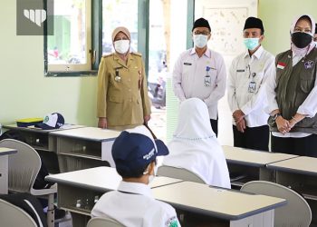 Dewanti Tinjau Pelaksanaan PKM di Kota Batu