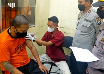 17 Tahanan Polres Batu Jalani Vaksinasi