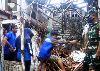 Puting Beliung Porak-Porandakan Rumah Warga Kelurahan Polagan Sampang