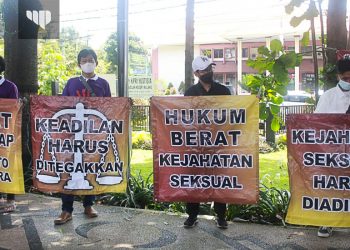 Aksi Damai Warnai Sidang Kasus Dakwaan Kekerasan Seksual di SPI
