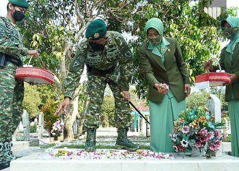 Rombongan Divif 2 Kostrad Ziarah ke TMP Untung Suropati Malang