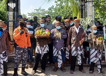 Pasca Lebaran, Warga Pantai Ngantep Gelar Tradisi Seribu Ketupat