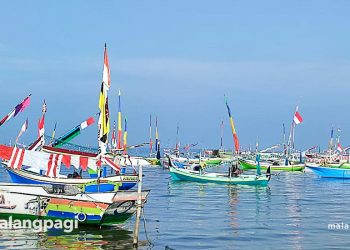 Nelayan Desa Labuhan Sampang Gelar Tradisi Petik Laut