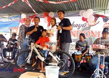 Puncak HUT Ke-77 RI, Warga Simpang Candi Panggung Gelar Jalan Sehat