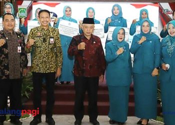 Bupati Serahkan Dana Hibah kepada TP-PKK Kabupaten Malang