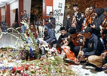 Pemuda Pancasila Kota Malang Gelar Doa Bersama dan Tabur Bunga di Stadion Kanjuruhan