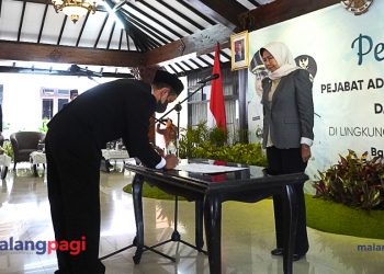 Jelang Akhir Masa Jabatan, Dewanti Lantik 74 Pejabat Pemkot Batu